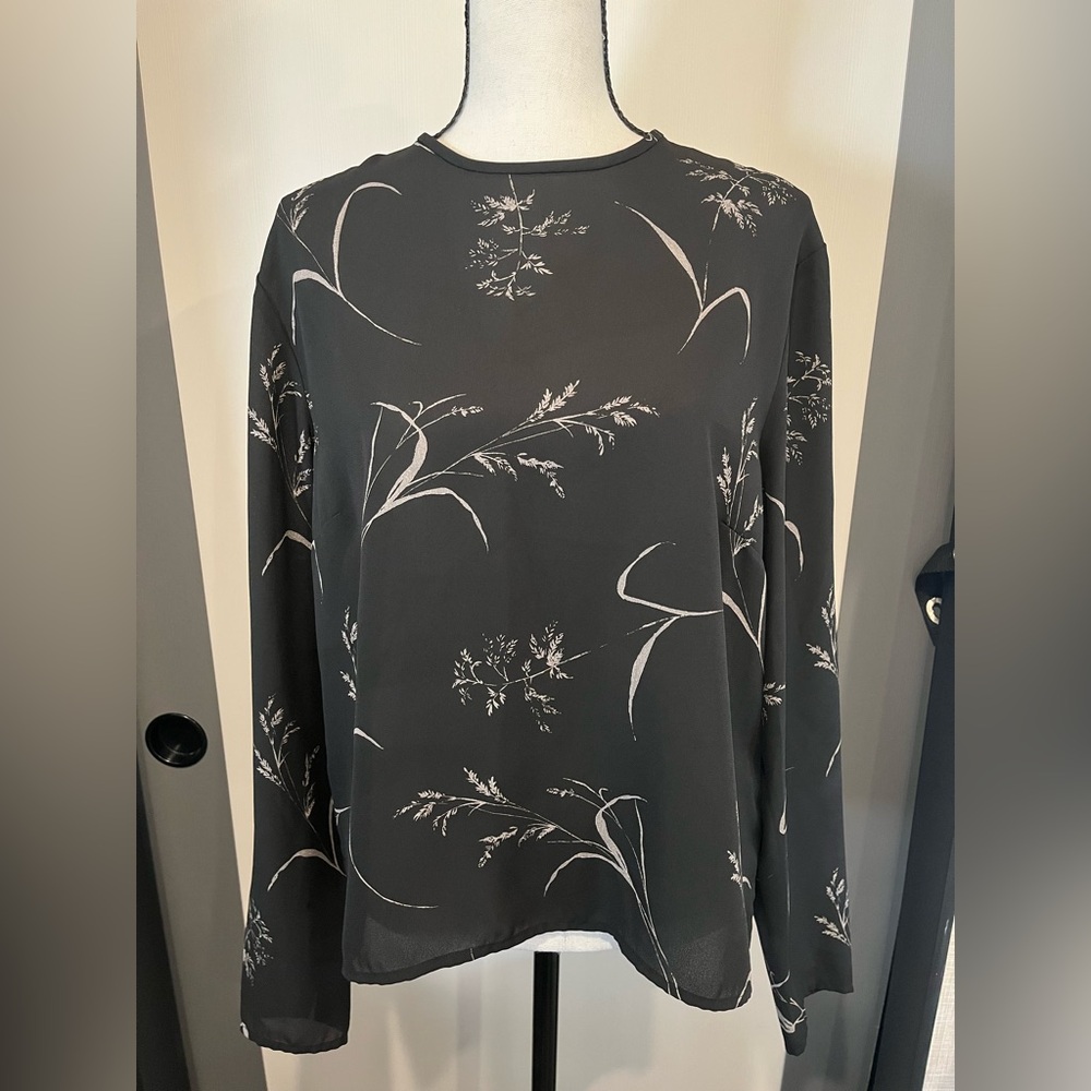 Y2K Jones Wear Black and Silver Floral Long Sleeve Blouse